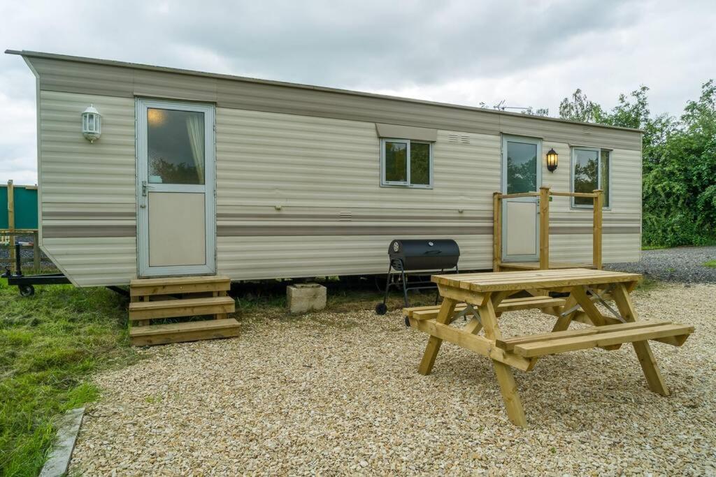 Wind In The Willows: Sleeps 4, Kitchen, Bathroom, Lounge, Wifi Napton on The Hill Εξωτερικό φωτογραφία