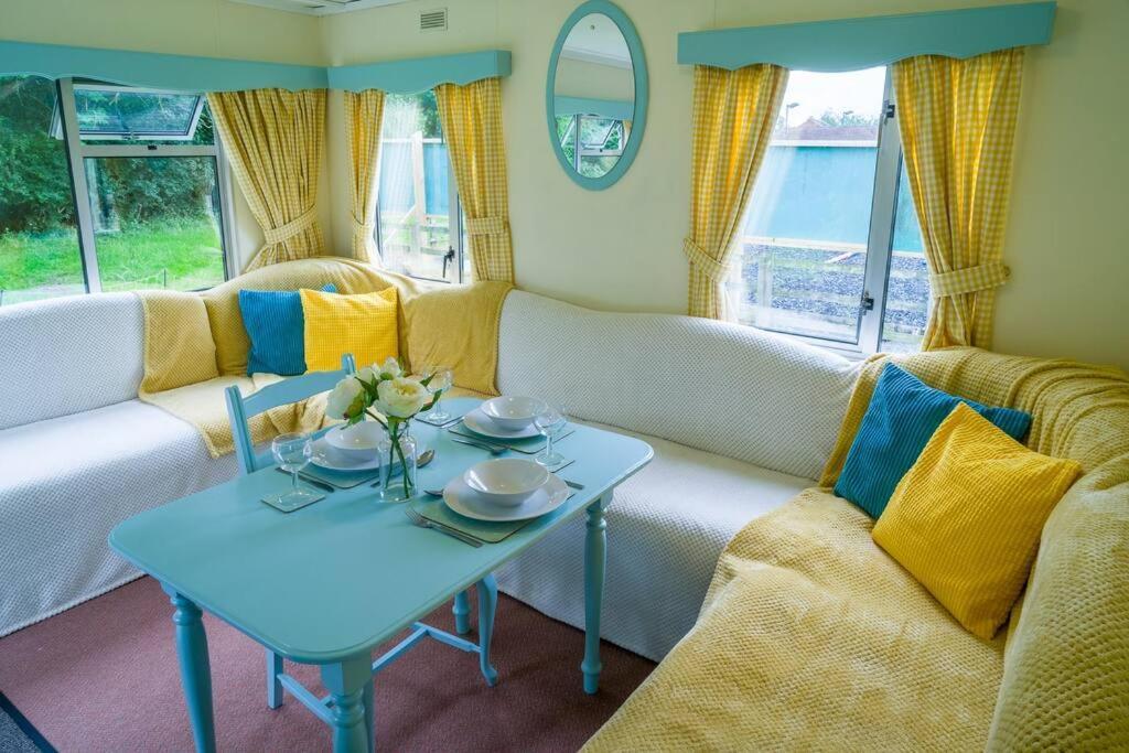 Wind In The Willows: Sleeps 4, Kitchen, Bathroom, Lounge, Wifi Napton on The Hill Εξωτερικό φωτογραφία