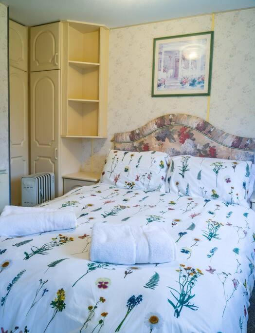 Wind In The Willows: Sleeps 4, Kitchen, Bathroom, Lounge, Wifi Napton on The Hill Εξωτερικό φωτογραφία