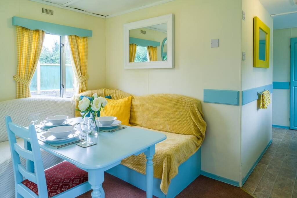 Wind In The Willows: Sleeps 4, Kitchen, Bathroom, Lounge, Wifi Napton on The Hill Εξωτερικό φωτογραφία